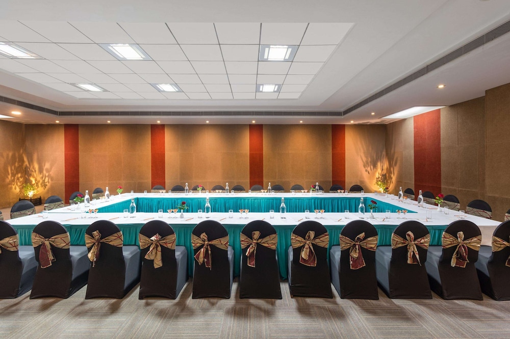 Nidhivan Sarovar Portico Vrindavan - A Sarovar Hotel