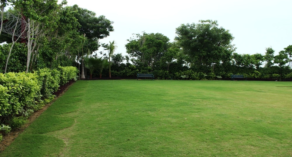 Nidhivan Sarovar Portico Vrindavan - A Sarovar Hotel