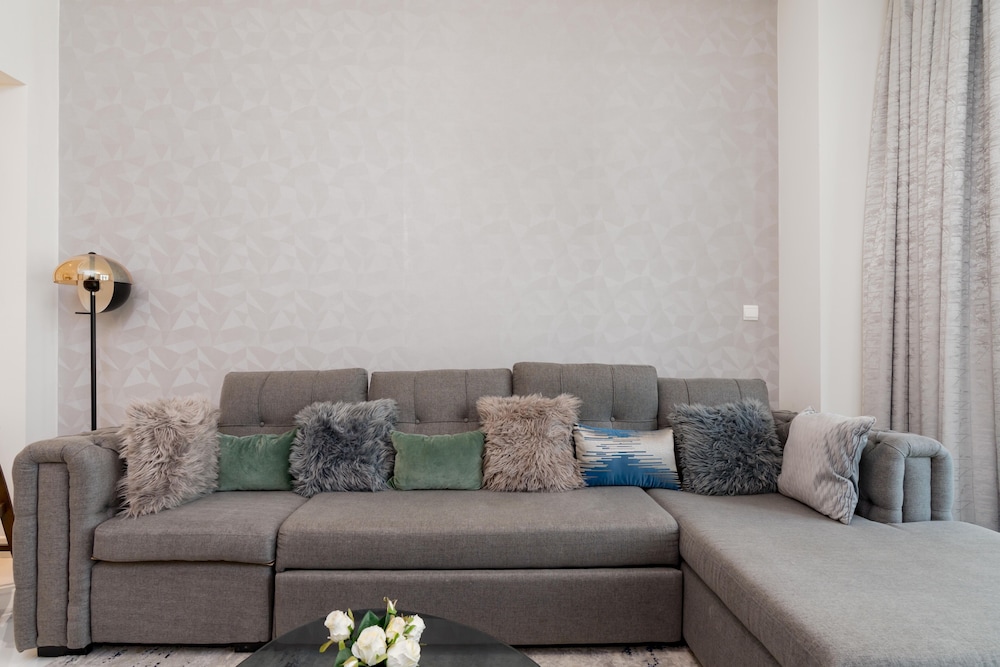 Whitesage - Waterfront Luxe Apartment With Great Canal Views