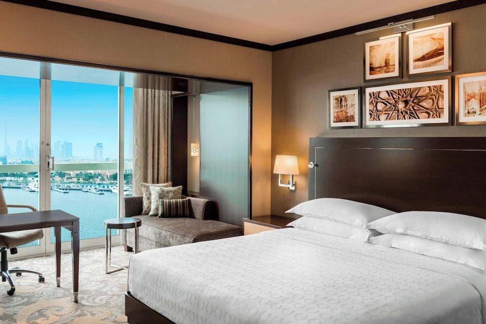 Sheraton Dubai Creek Hotel & Towers