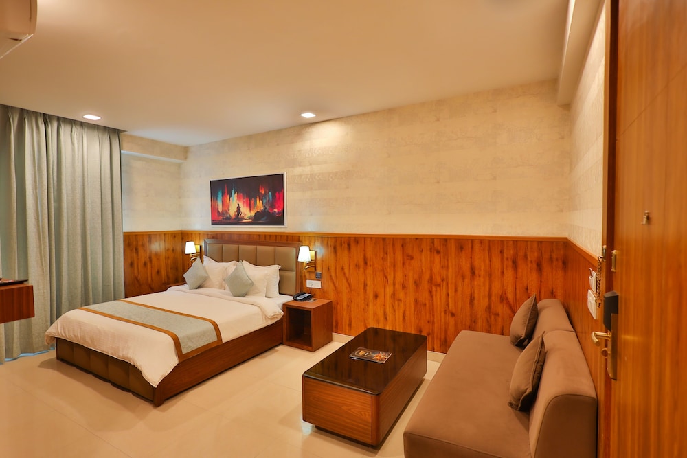 Clay Inn Hotel, Gurugram