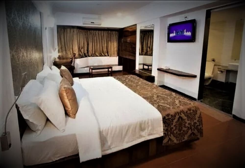 Hotel Shahu And Sai Shahu