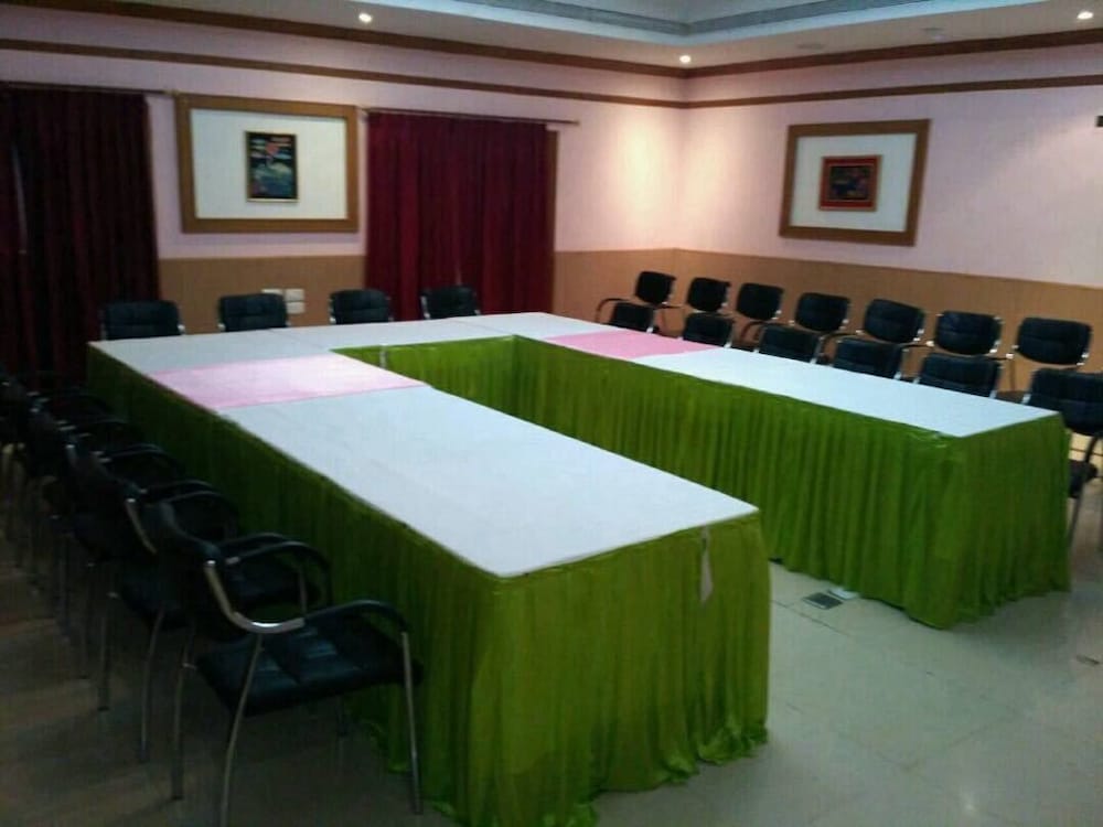 Sathya Park & Resorts