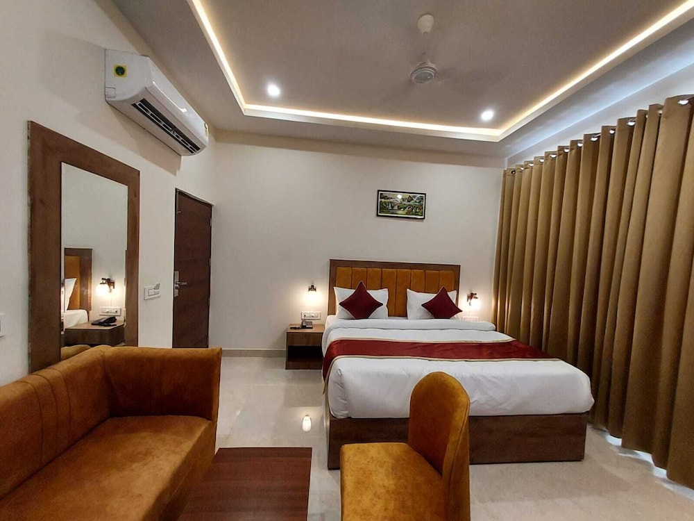 Hotel Dreamland Inn 