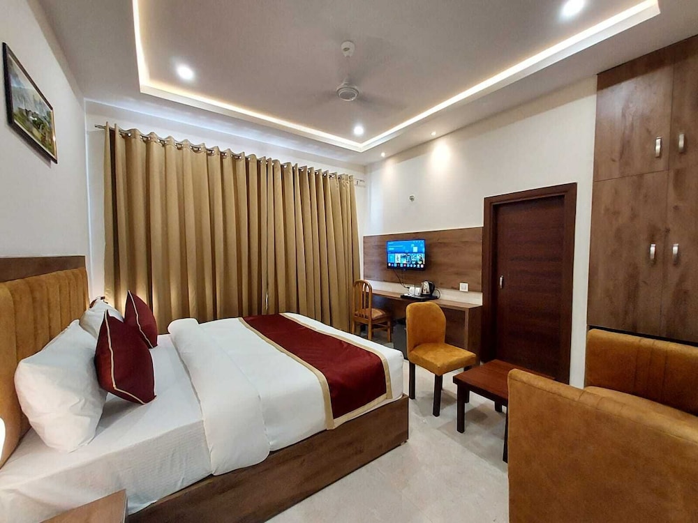 Hotel Dreamland Inn 