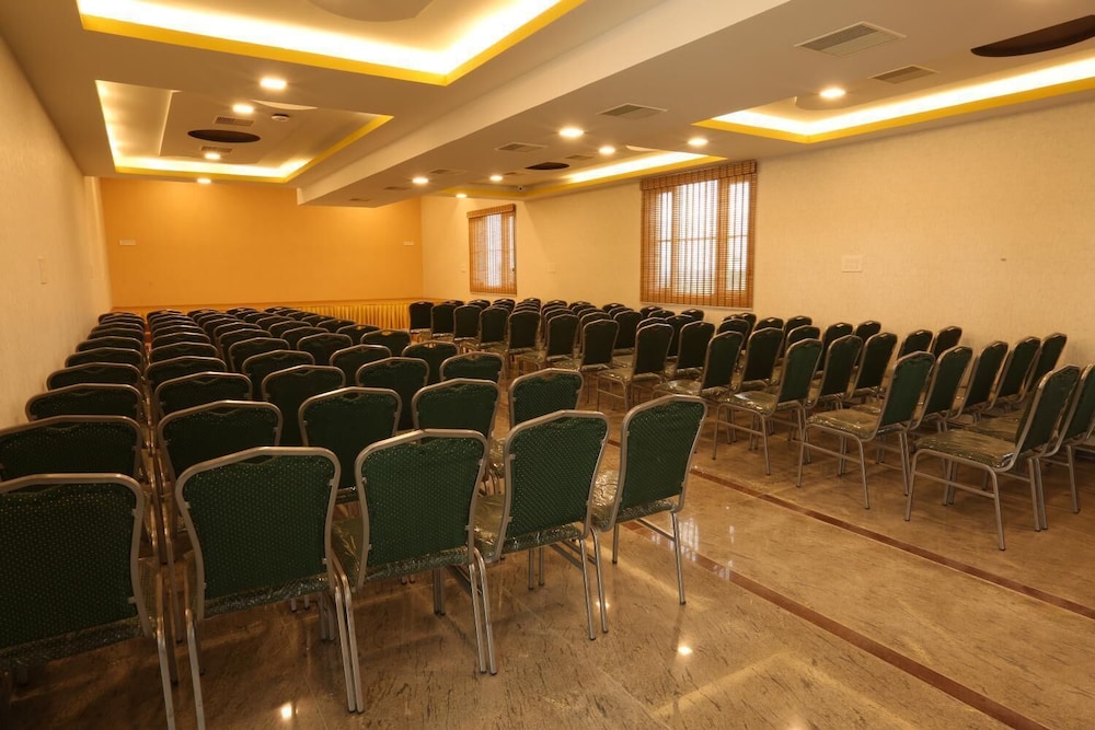Mayapuri Amira luxury hotel - Kumbakonam