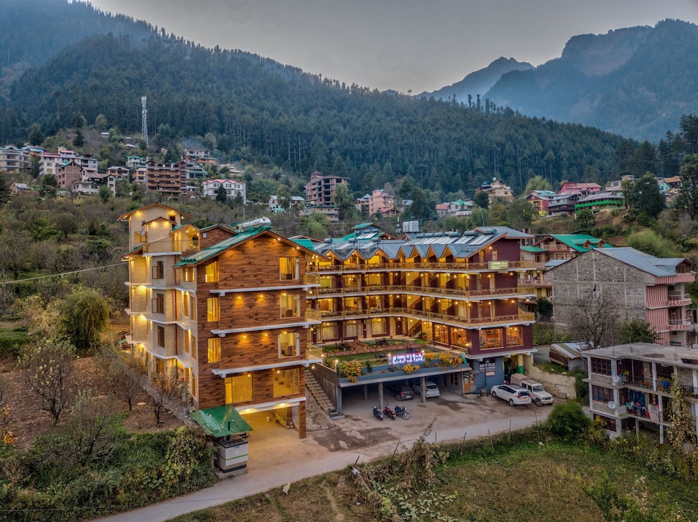 Snow Peak Retreat & Cottages (Centrally Heated - Hill View)