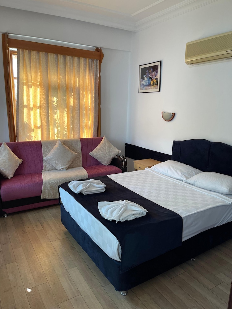 Hotel Karyatit Kaleiçi