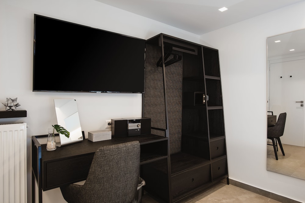 Acropolis Luxury Living