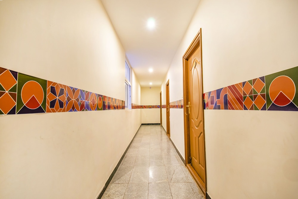FabHotel Thejas Paaradise