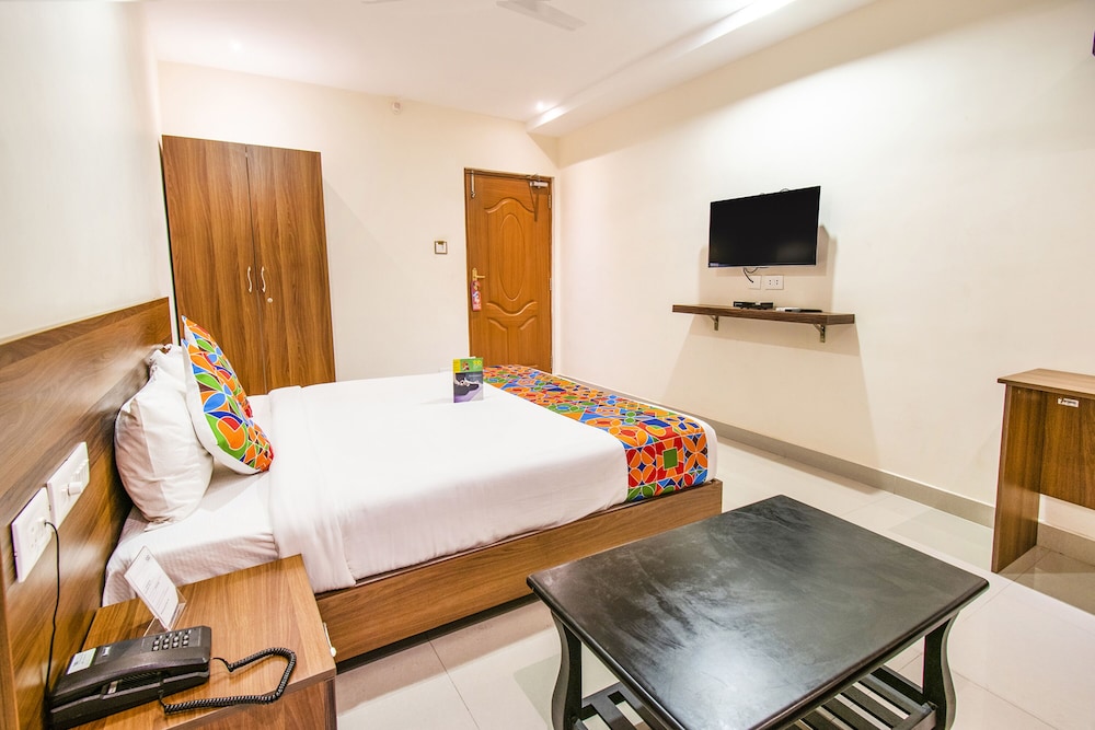 FabHotel Thejas Paaradise