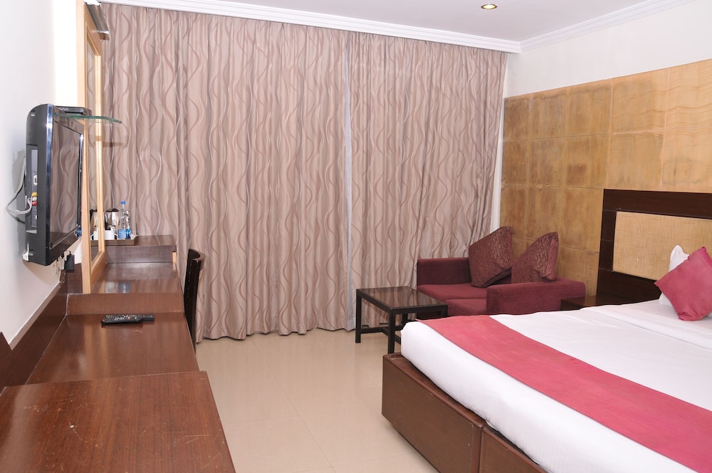 Meenal Hotel