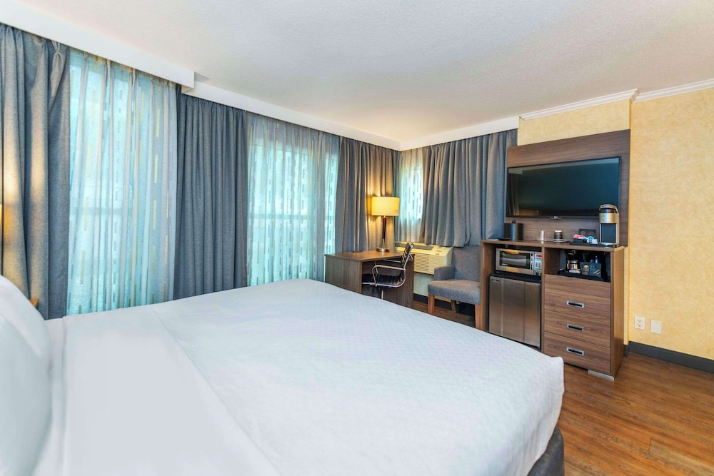 Grand Park Hotel & Suites Downtown Vancouver, an Ascend Collection Hotel