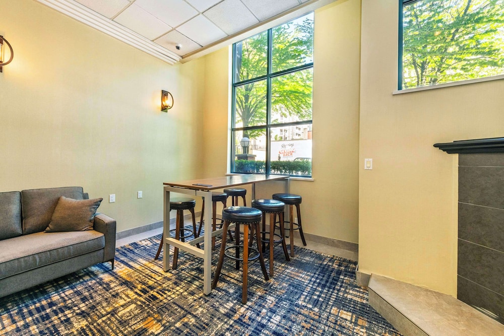 Grand Park Hotel & Suites Downtown Vancouver, an Ascend Collection Hotel