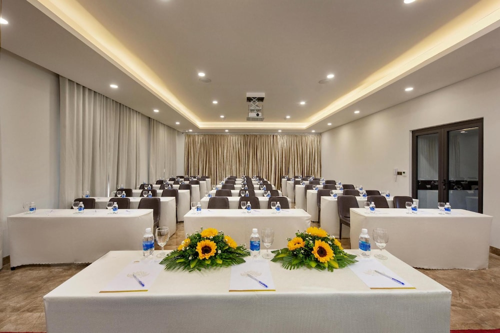 Golden Lotus Hotel Da Nang