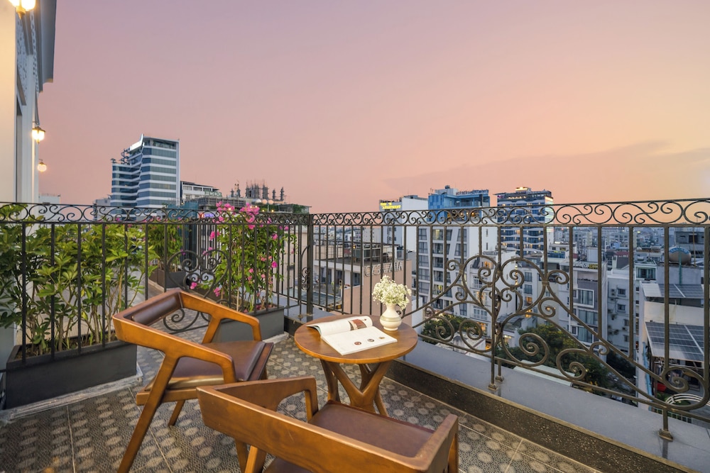 Golden Lotus Hotel Da Nang