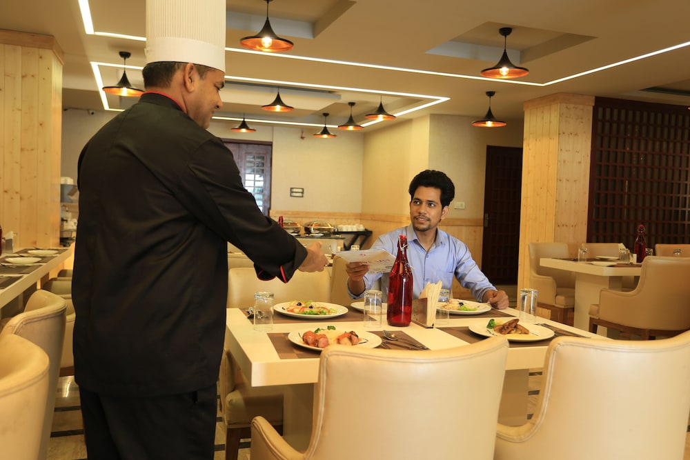 OYO 9011 Hotel Lohmod