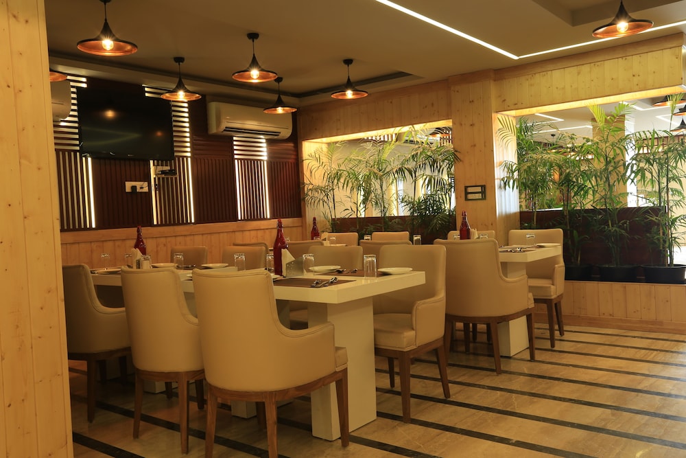 OYO 9011 Hotel Lohmod