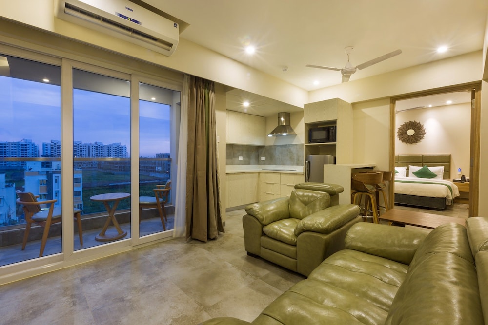 Floressa Randa Business Hotel