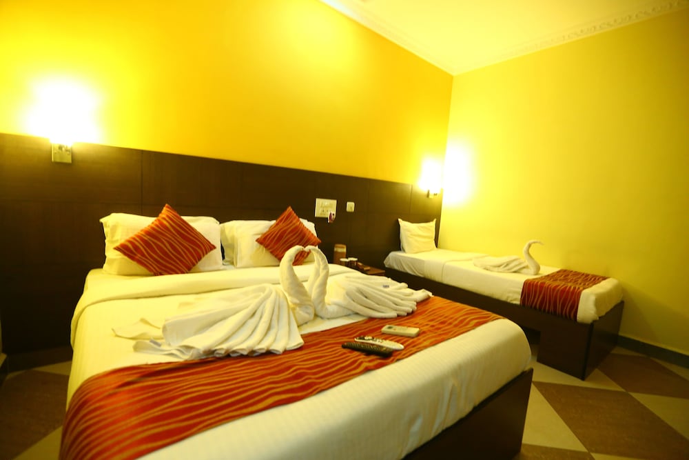 Season 4 Residences - Teynampet (near US Consulate & Apollo Cancer Hospital)