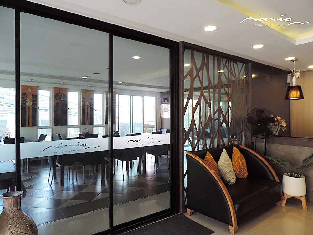 Naris Art Hotel