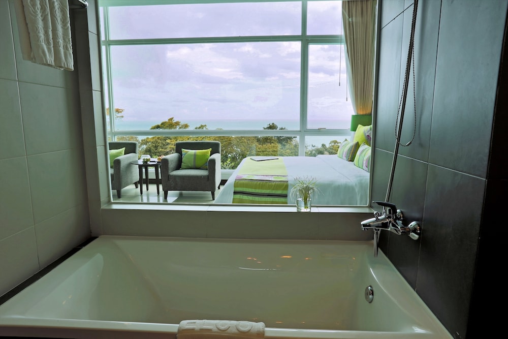 Independence Hotel Resort & Spa