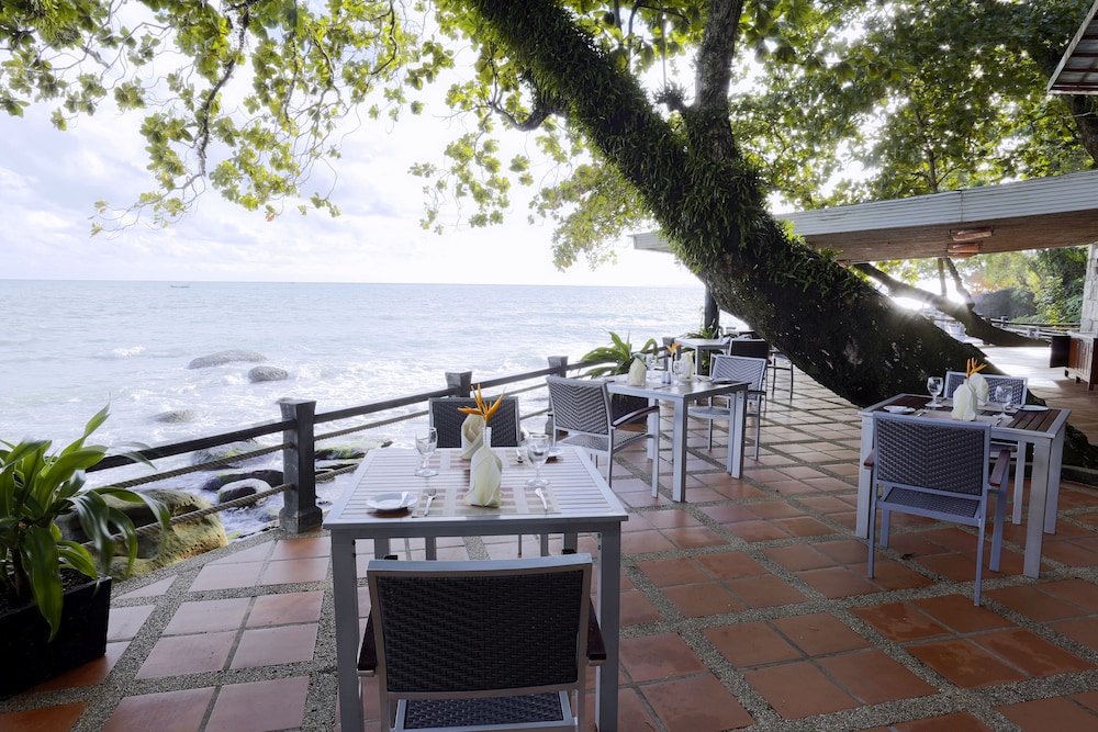 Independence Hotel Resort & Spa