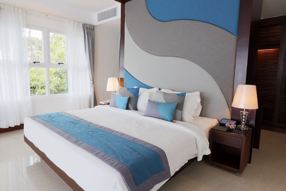 Independence Hotel Resort & Spa