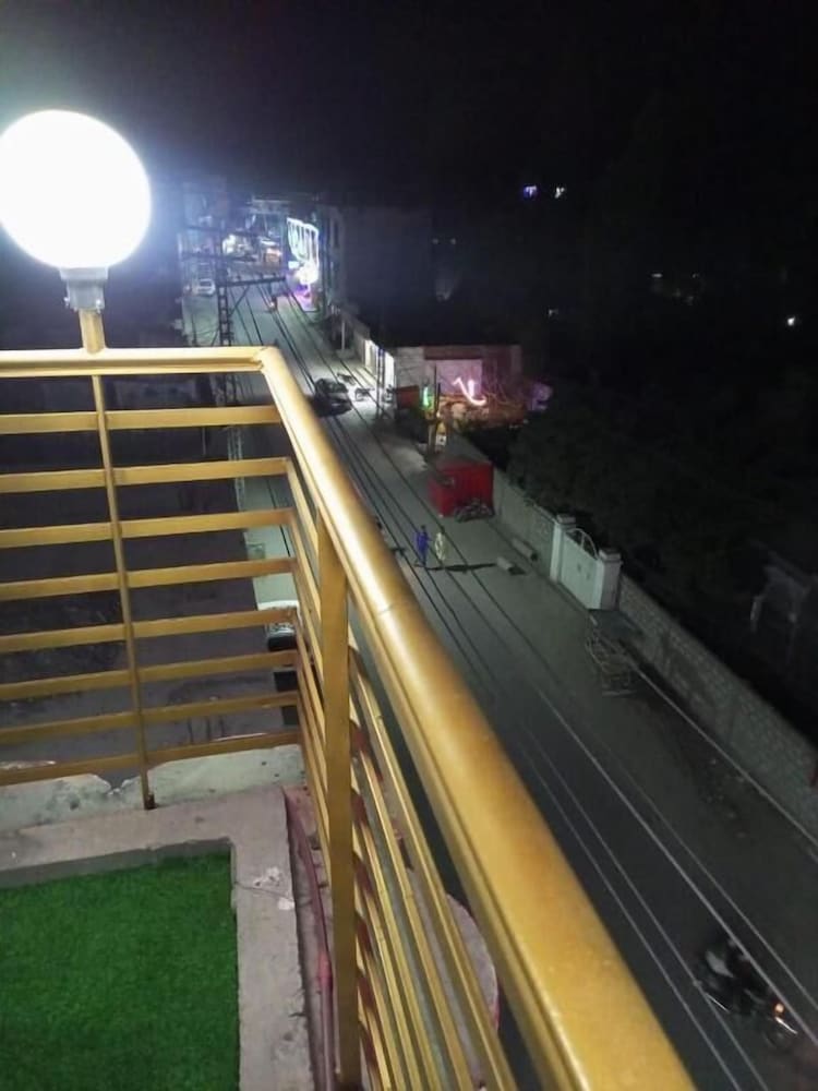 Burj Baltistan Intl Guest House