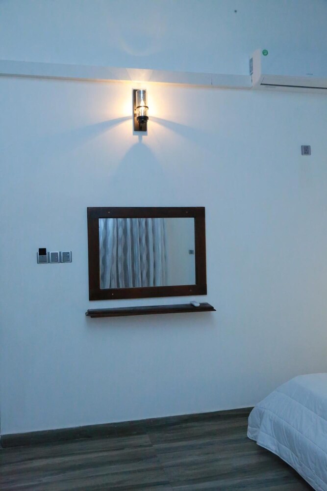 Midigama Holiday Inn