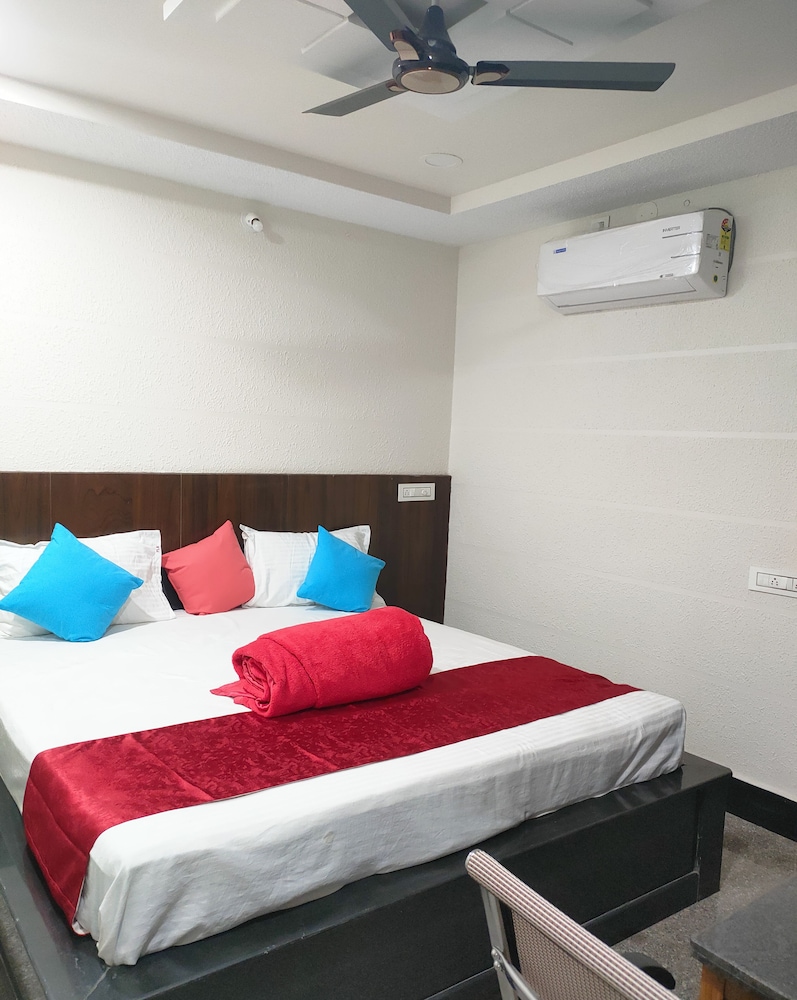 Hotel New Maruthi Inn, LB Nagar
