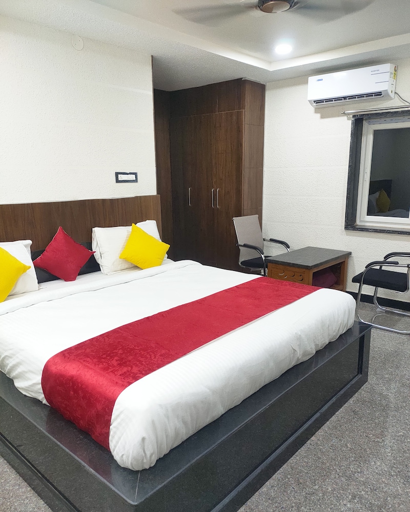 Hotel New Maruthi Inn, LB Nagar