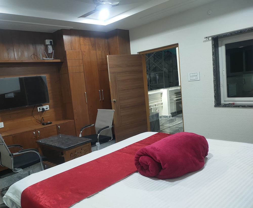 Hotel New Maruthi Inn, LB Nagar