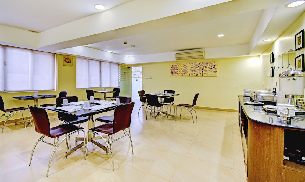 Treebo Vapr Guindy Ekkatuthangal