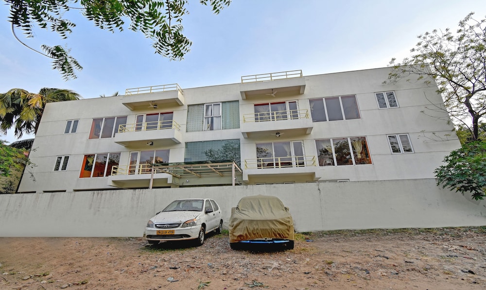 Treebo Vapr Guindy Ekkatuthangal
