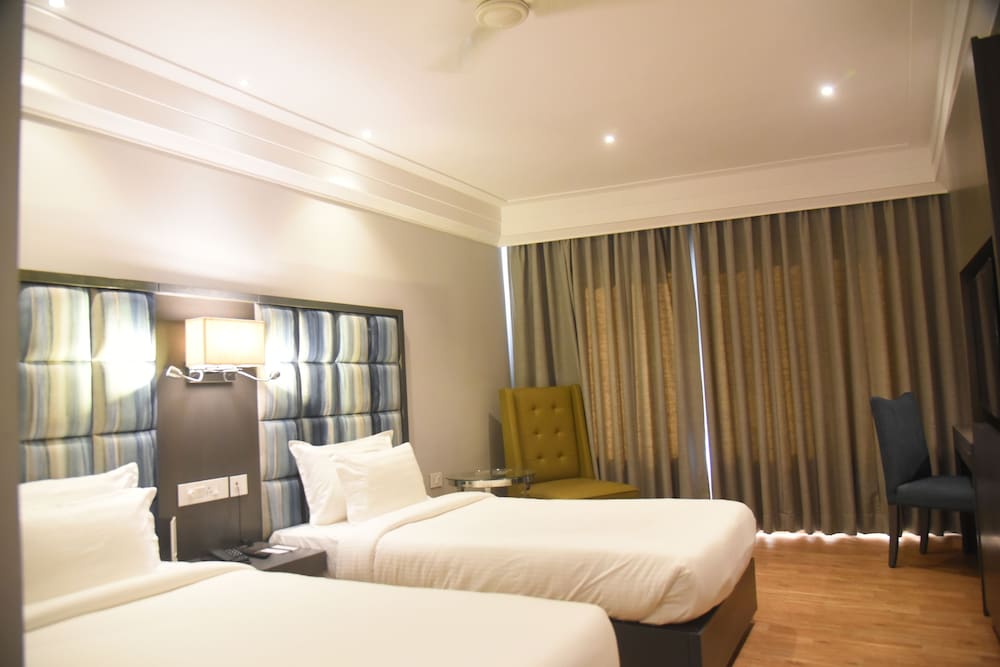 HOTEL ACCORD PREMIER