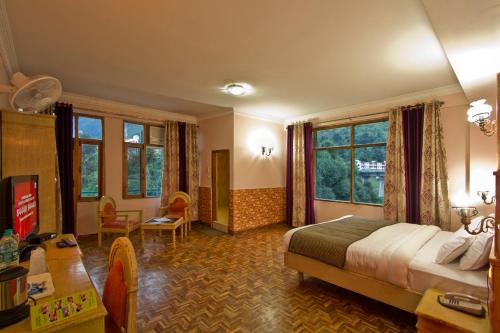 Royal Park Resorts and spa ( A River side Resort )
