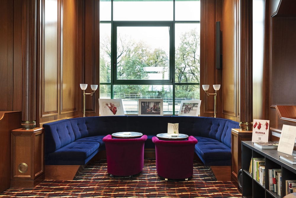 Royal Garden Hotel