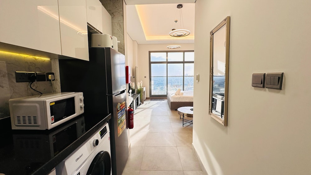 Luxurious Studio Apartment Burj View with Balcony Free Parking by Belvilla