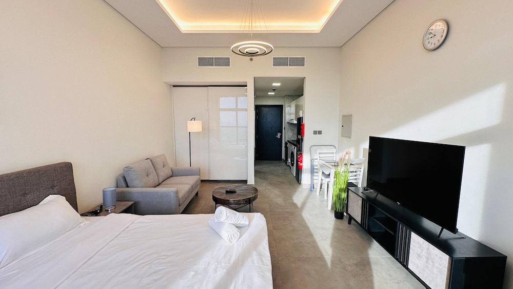 Luxurious Studio Apartment Burj View with Balcony Free Parking by Belvilla