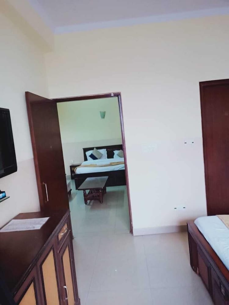 OYO Rooms - Noida City Centre Hotel