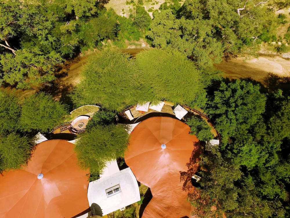 PrideInn Mara Camp & Cottages