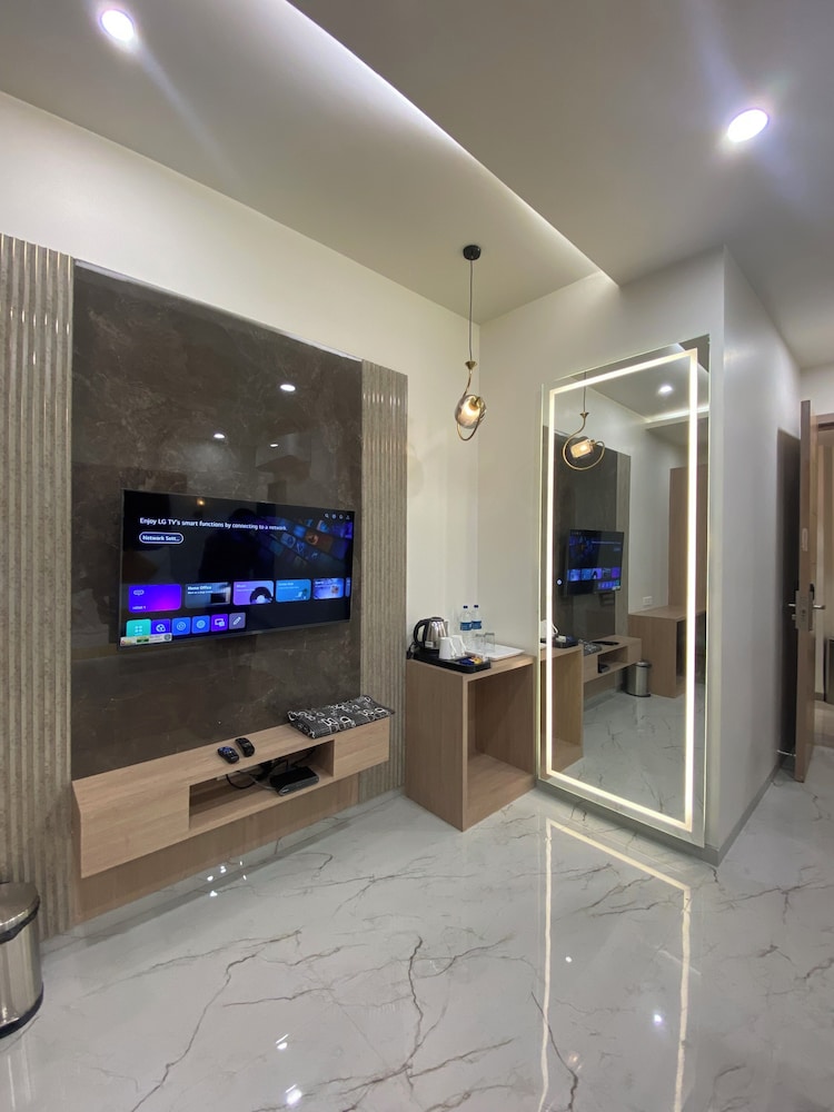 Hotel Aditya Grand