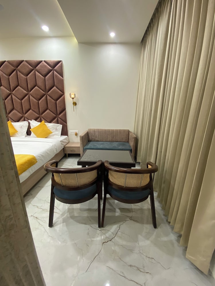 Hotel Aditya Grand