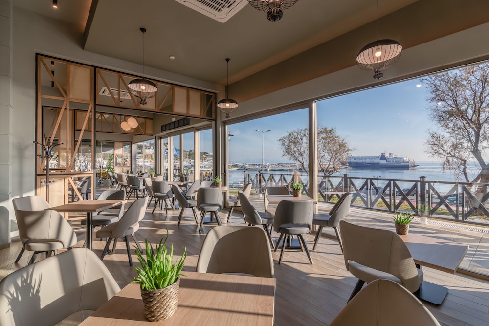 Hotel Avra by Smile hotels