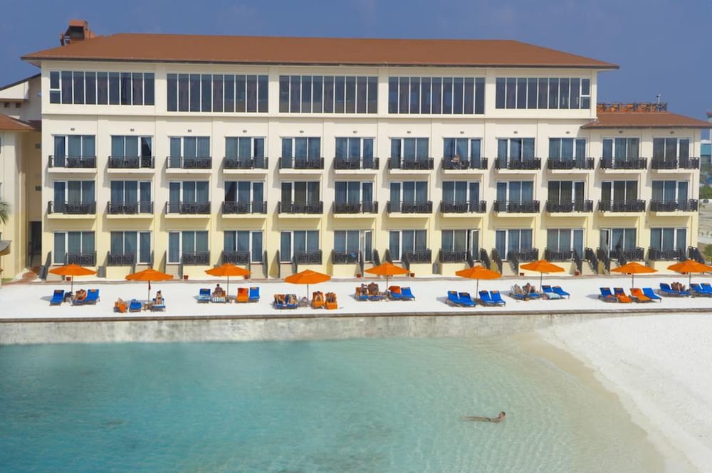 Hulhule Island Hotel