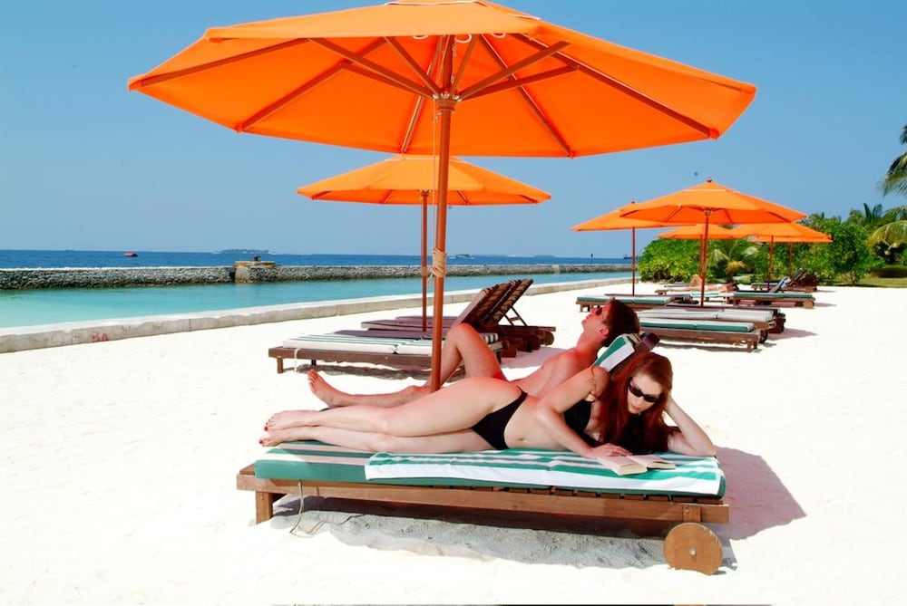 Hulhule Island Hotel