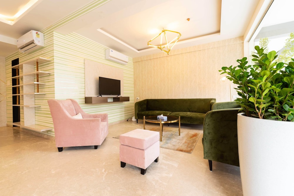 StayBird B Suite Business Hotel