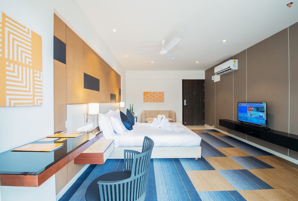 StayBird B Suite Business Hotel