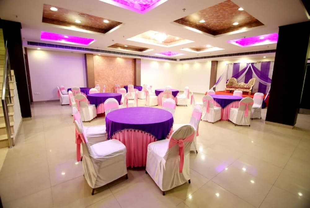 Goroomgo Rousha Inn Ghaziabad